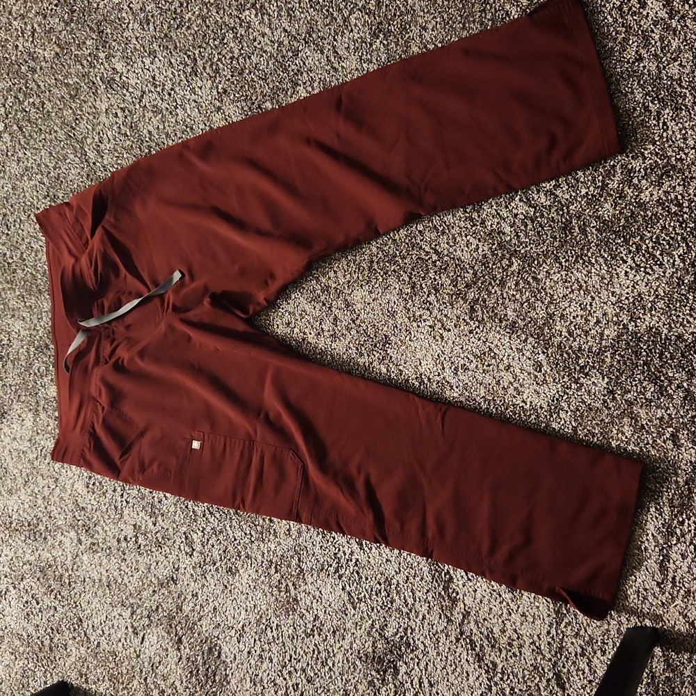 Figs large petite burgundy scrub pants